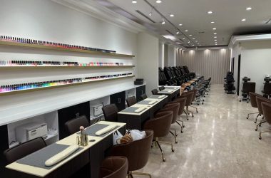 纽约完工的豪华美甲沙龙室内与高端饰面